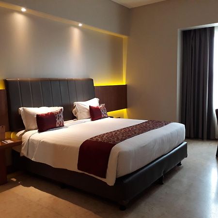 Demelia Hotel Makasar Zewnętrze zdjęcie