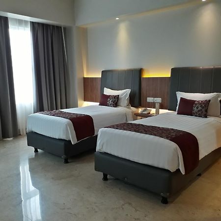 Demelia Hotel Makasar Zewnętrze zdjęcie