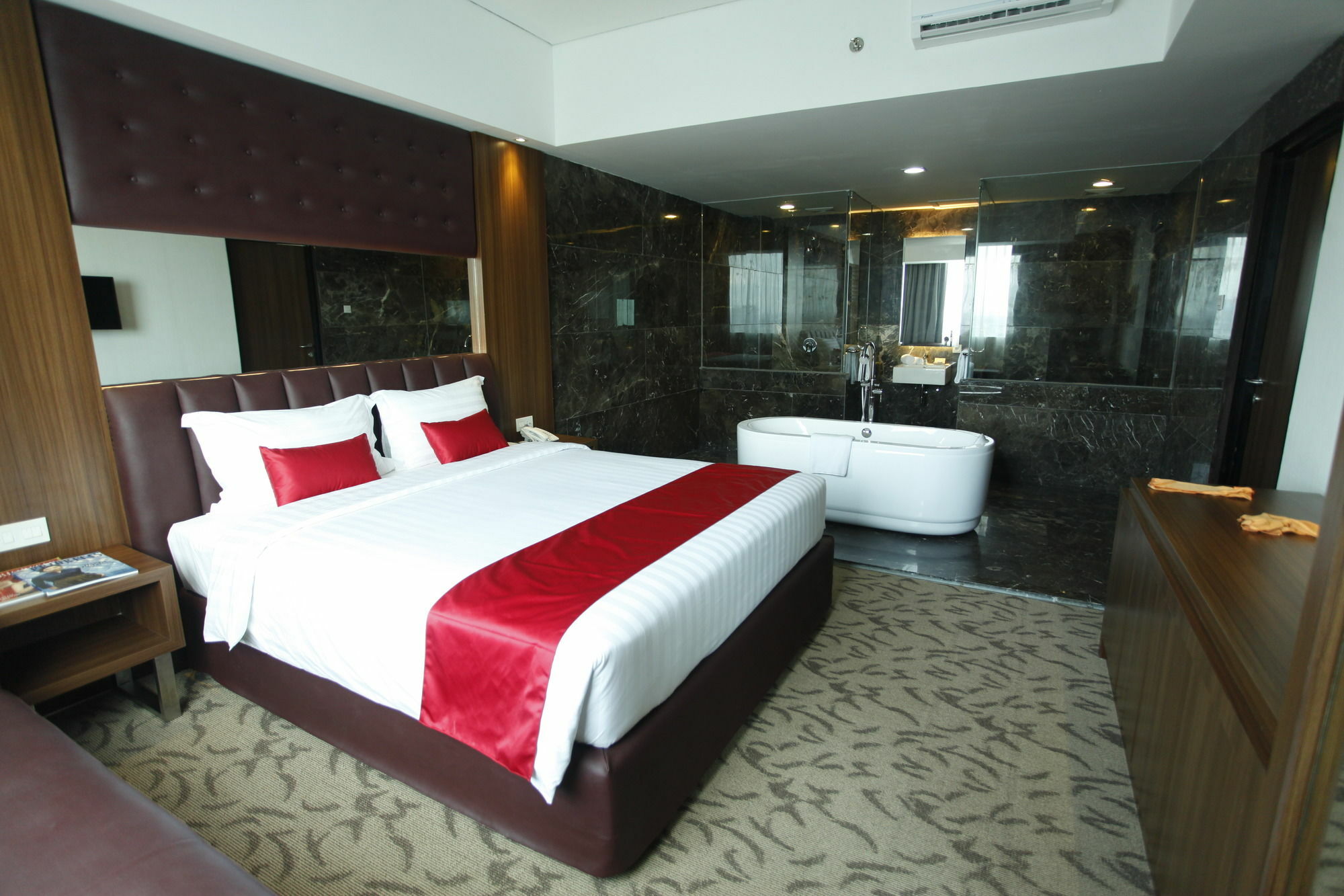 Demelia Hotel Makasar Zewnętrze zdjęcie