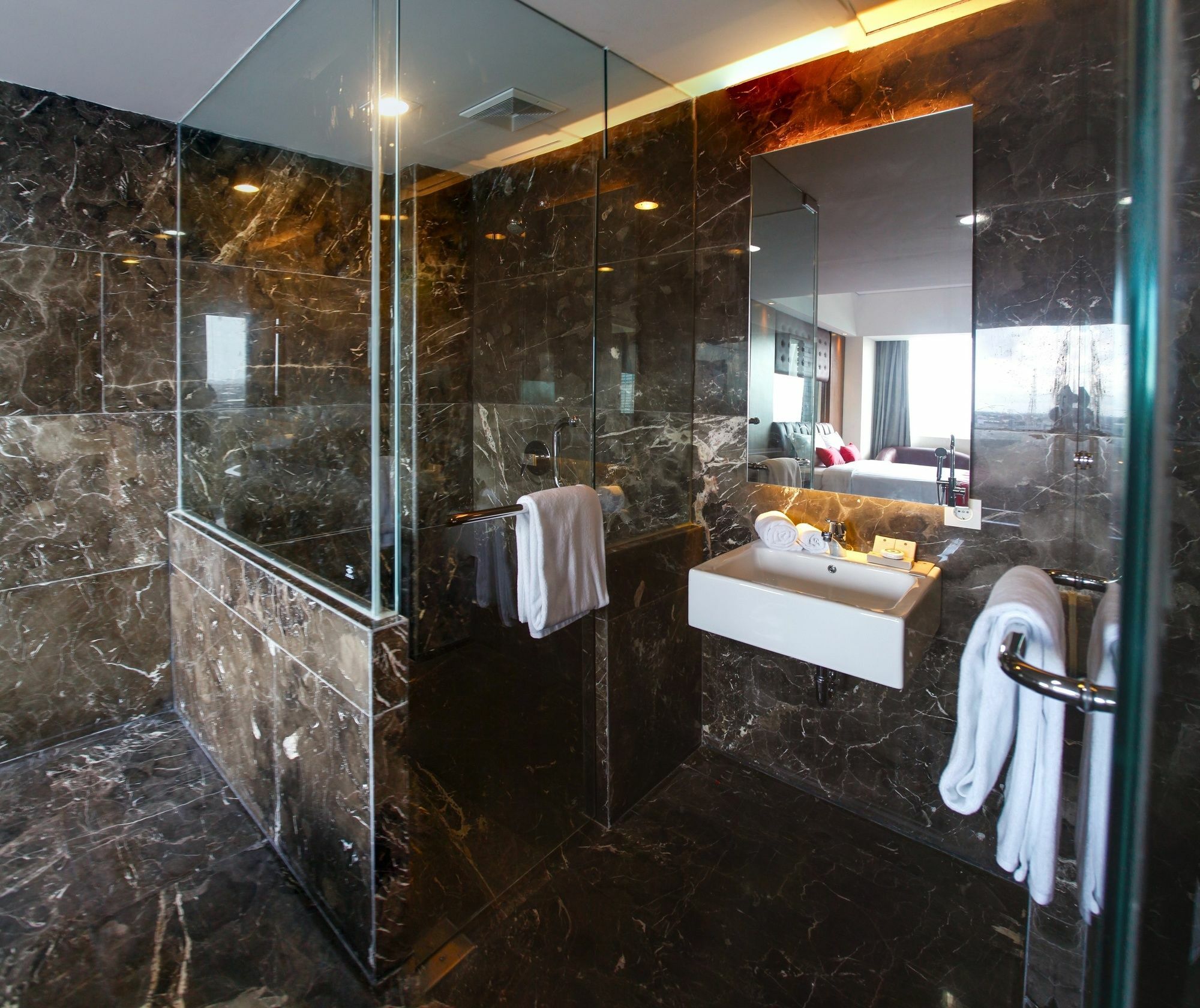 Demelia Hotel Makasar Zewnętrze zdjęcie